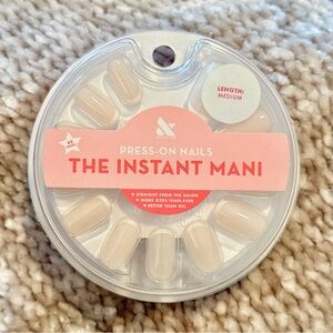The Instant Mani Press-On Nails